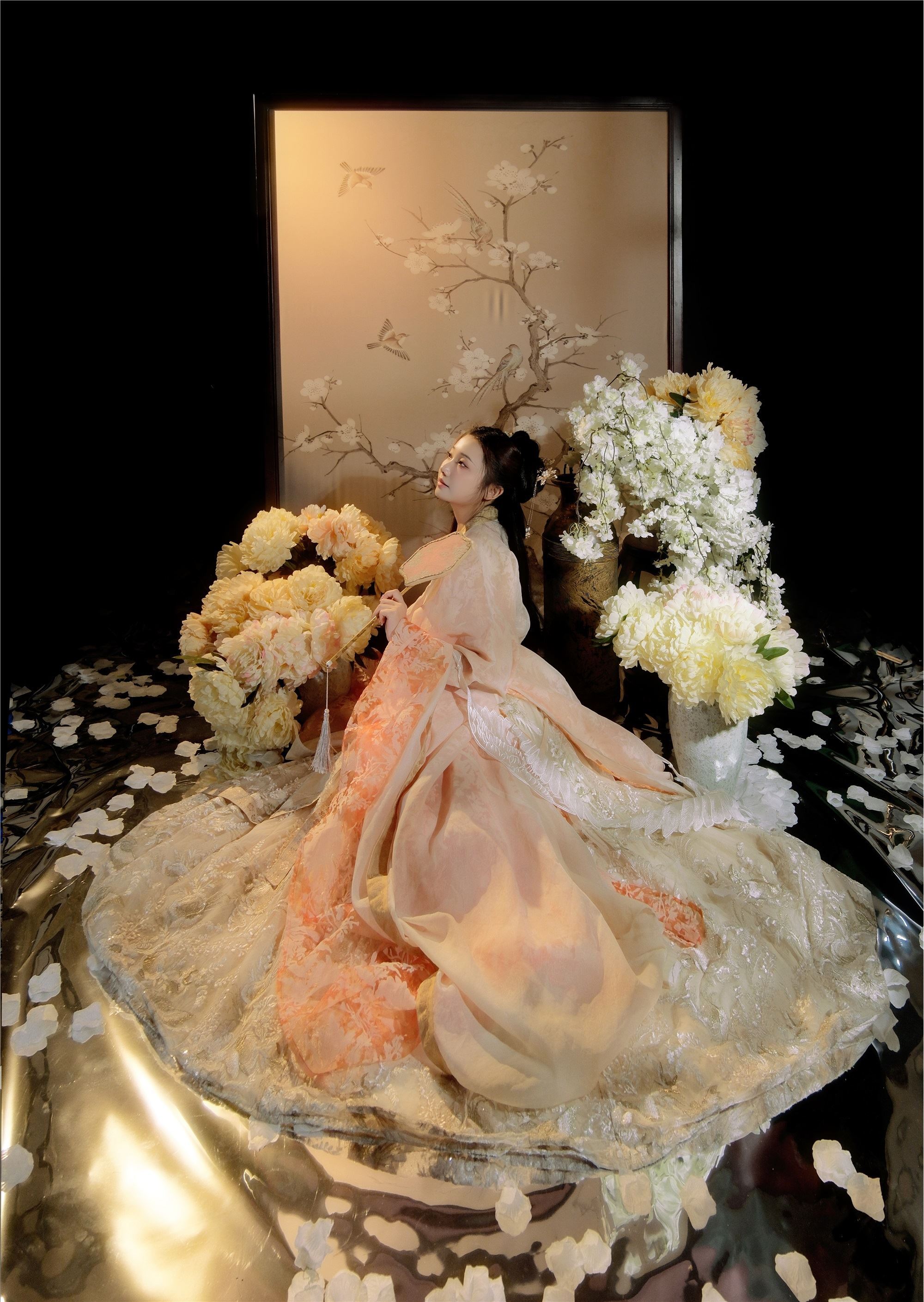 YITUYU艺图语 2025.01.11 花吻 安九鱼